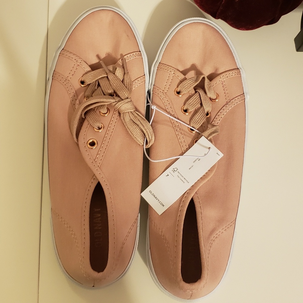NWT Old navy canvas shoes